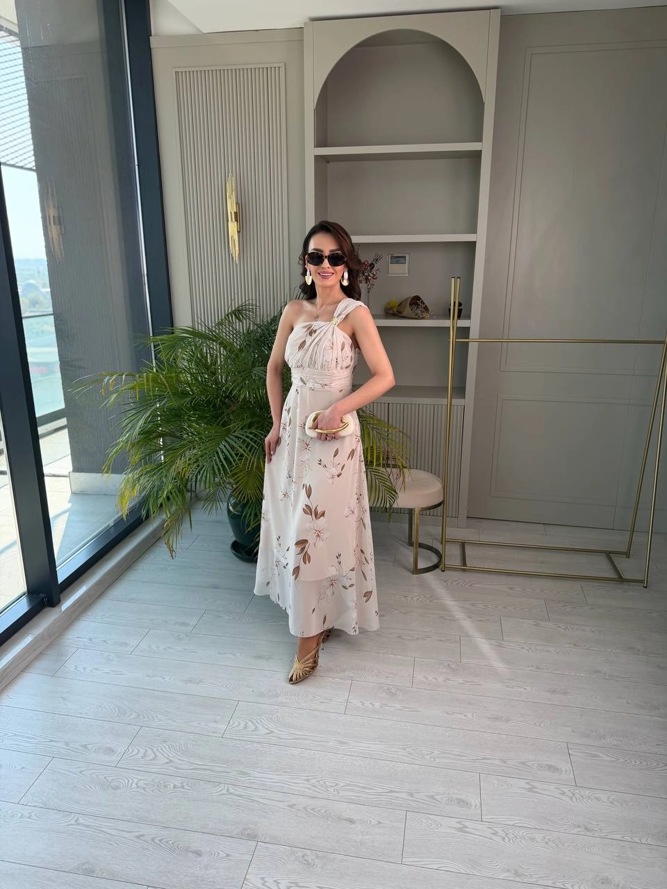 Bej%20Floral%20Desen%20Astarlı%20Helen%20Şifon%20Elbise