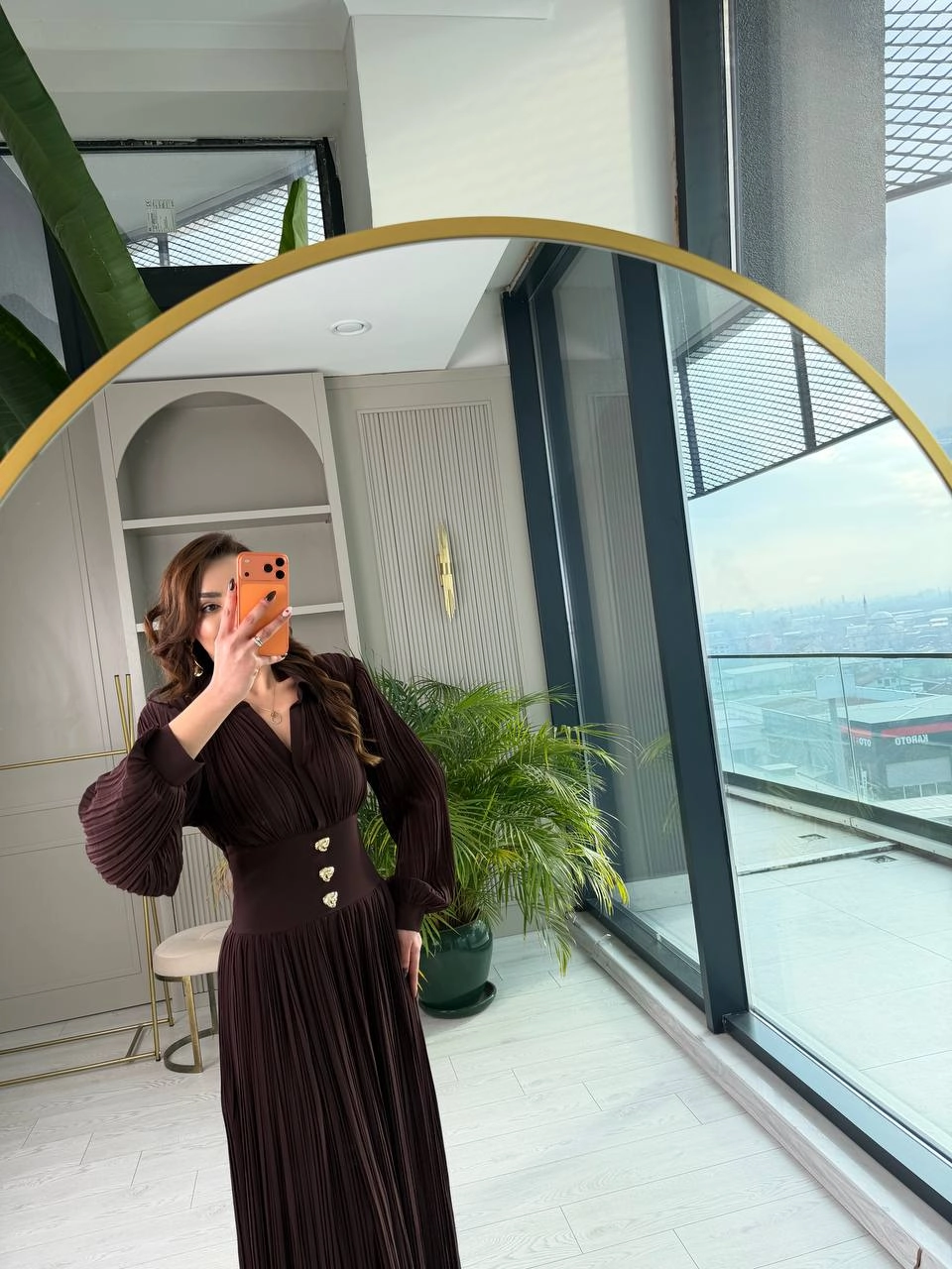 Tasarım%20Kahverengi%20İnce%20Piliseli%20Bel%20Detay%20Premium%20Şifon%20Elbise