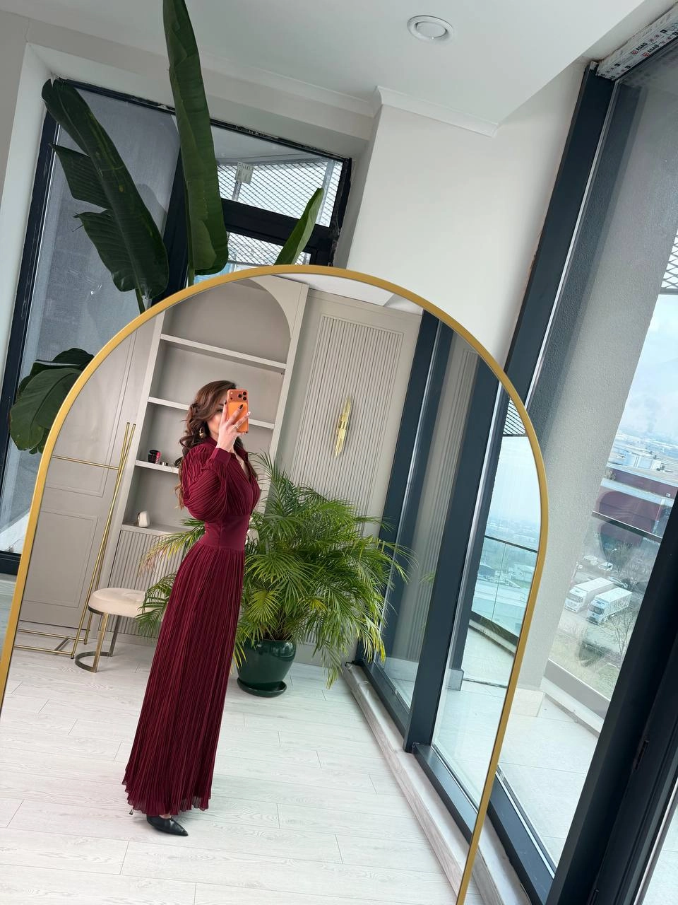 Tasarım%20Bordo%20İnce%20Piliseli%20Bel%20Detay%20Premium%20Şifon%20Elbise