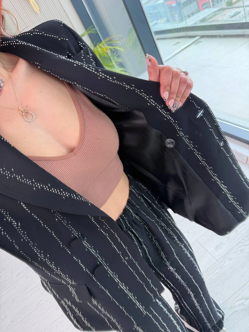 Siyah%20Taş%20Detaylı%20Premium%20Seri%20Takım