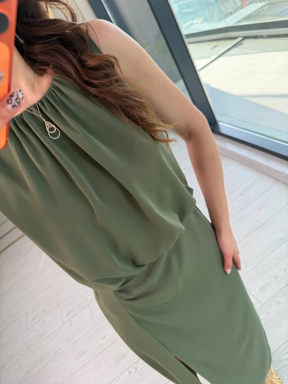 Haki%20Yırtmaç%20Detaylı%20Zara%20Model%20İpekli%20Krep%20Elbise