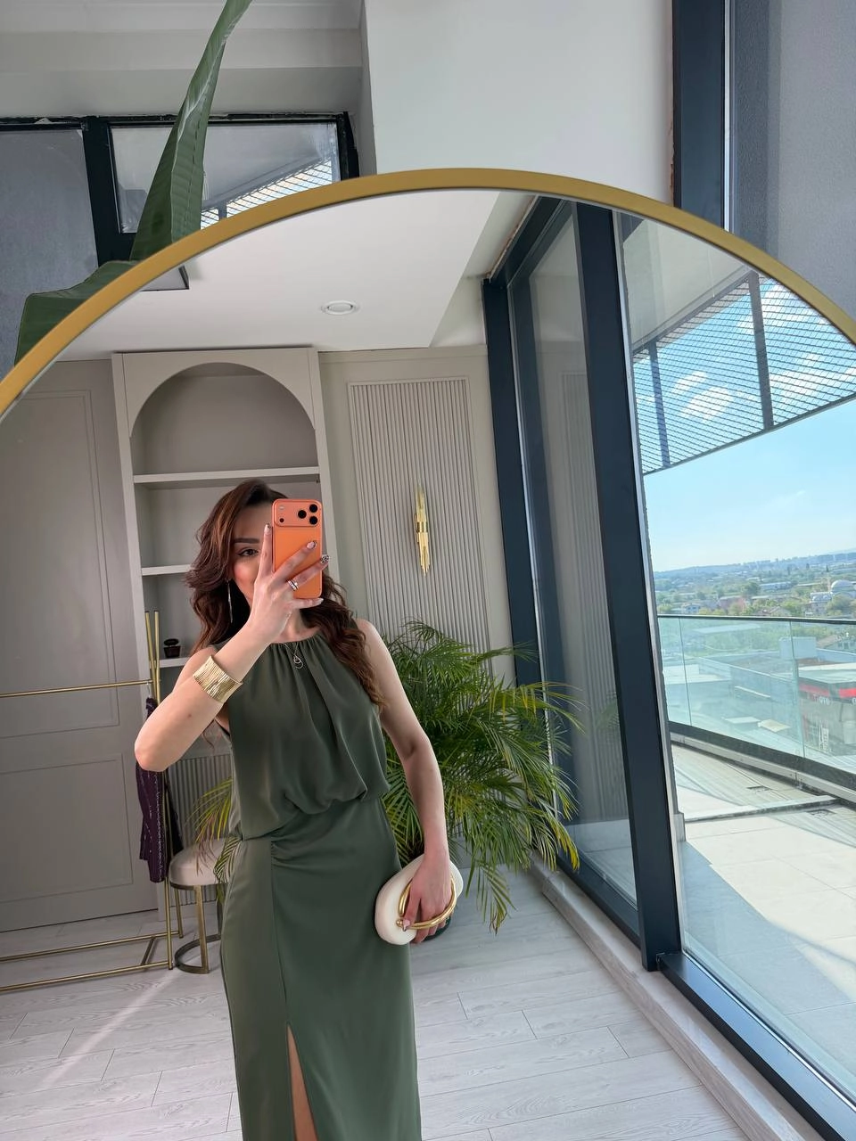 Haki%20Yırtmaç%20Detaylı%20Zara%20Model%20İpekli%20Krep%20Elbise