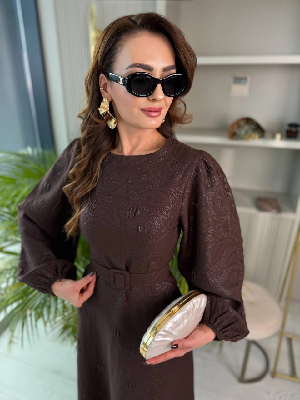 Kahverengi%20Kemerli%20İthal%20Kabartma%20Desenli%20Kumaş%20Elbise