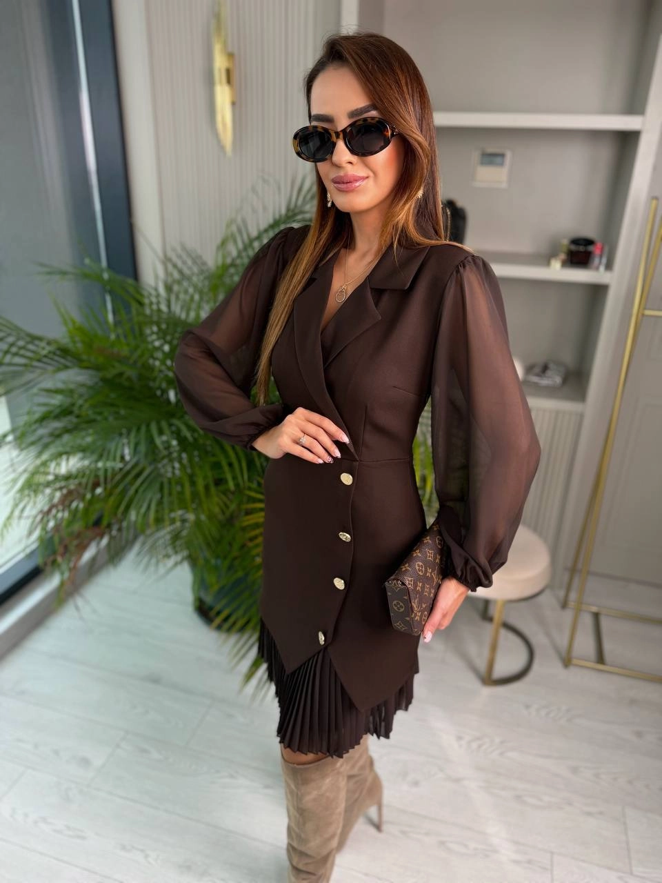 Kahverengi%20Tasarım%20Pilise%20Detaylı%20Astarlı%20Elbise