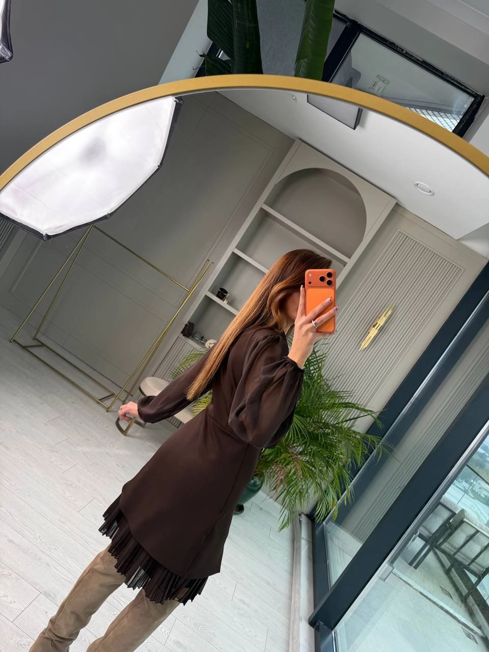 Kahverengi%20Tasarım%20Pilise%20Detaylı%20Astarlı%20Elbise