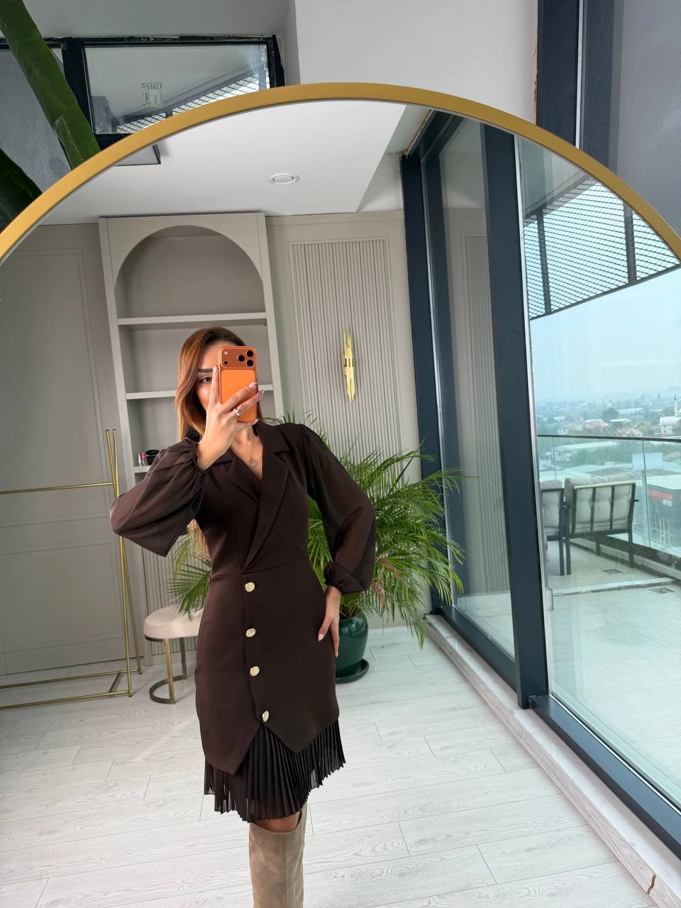 Kahverengi%20Tasarım%20Pilise%20Detaylı%20Astarlı%20Elbise