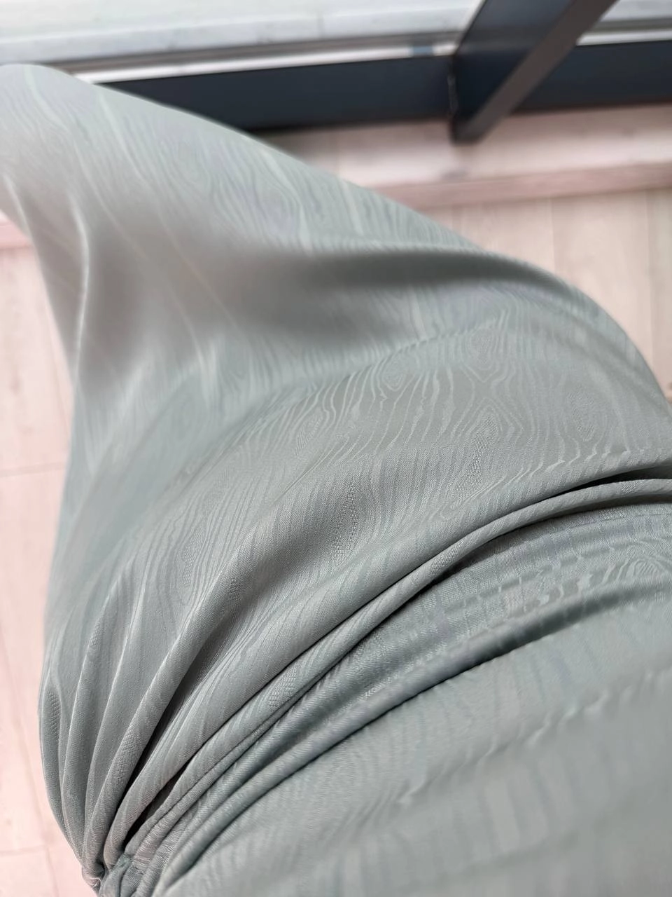 Tasarım%20Mint%20Jakarlı%20Saten%20Bel%20Detay%20Elbise