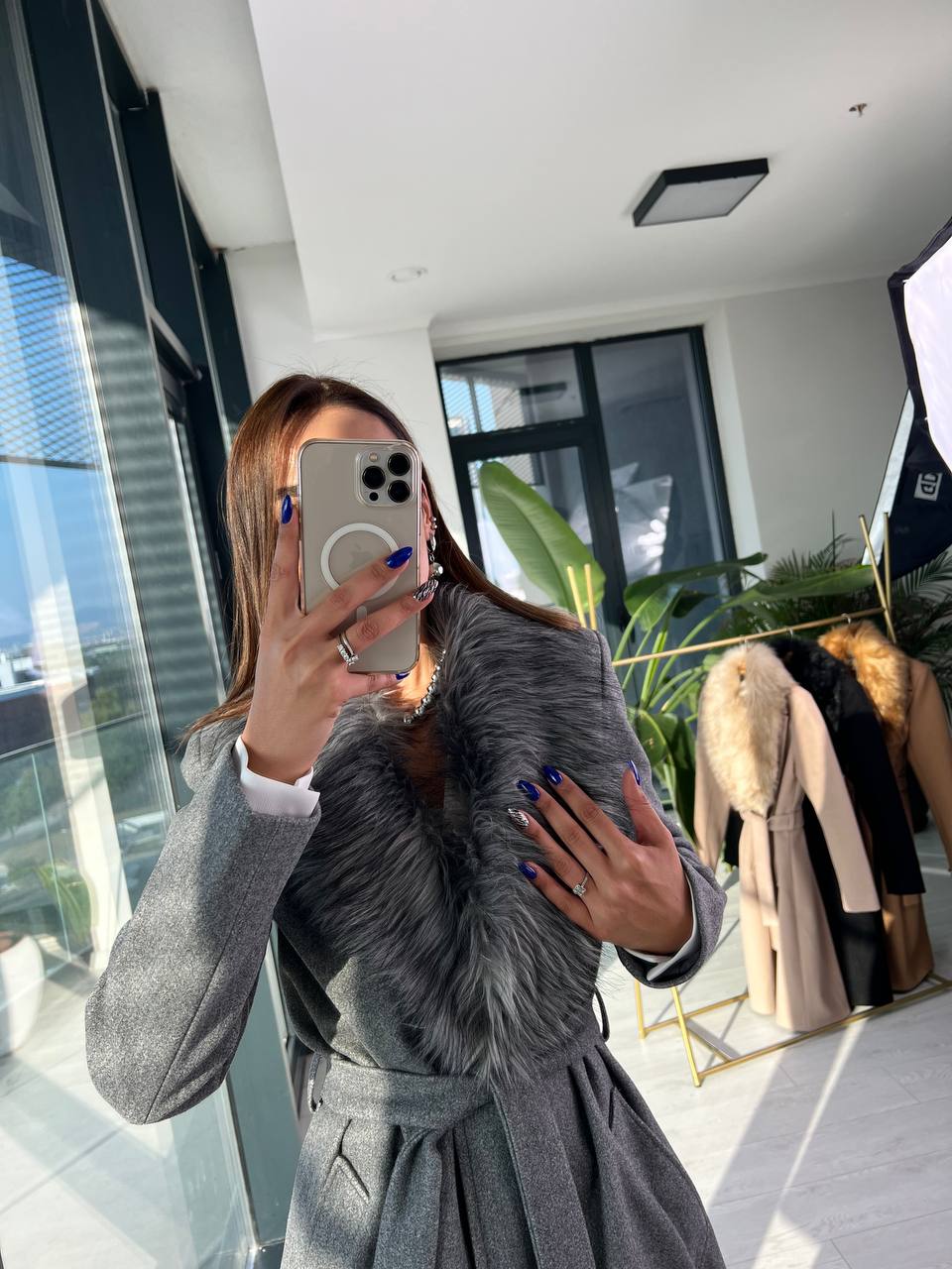 Gri Kürk Yaka Detaylı Aastarlı Premium Seri Kaşe Kaban