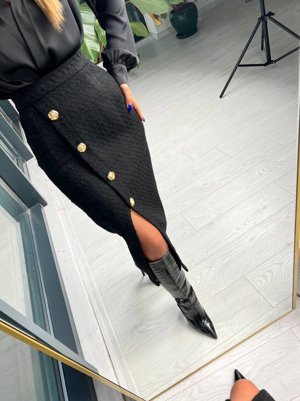 Premium%20Siyah%20Gül%20Gold%20Düğme%20Detaylı%20tuvid%20Etek%20Ceket%20Takım