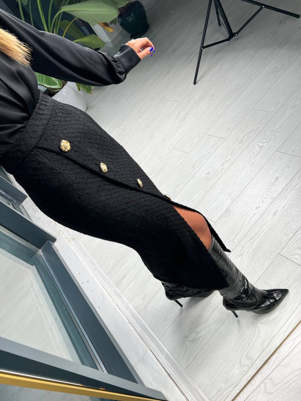 Premium%20Siyah%20Gül%20Gold%20Düğme%20Detaylı%20tuvid%20Etek%20Ceket%20Takım