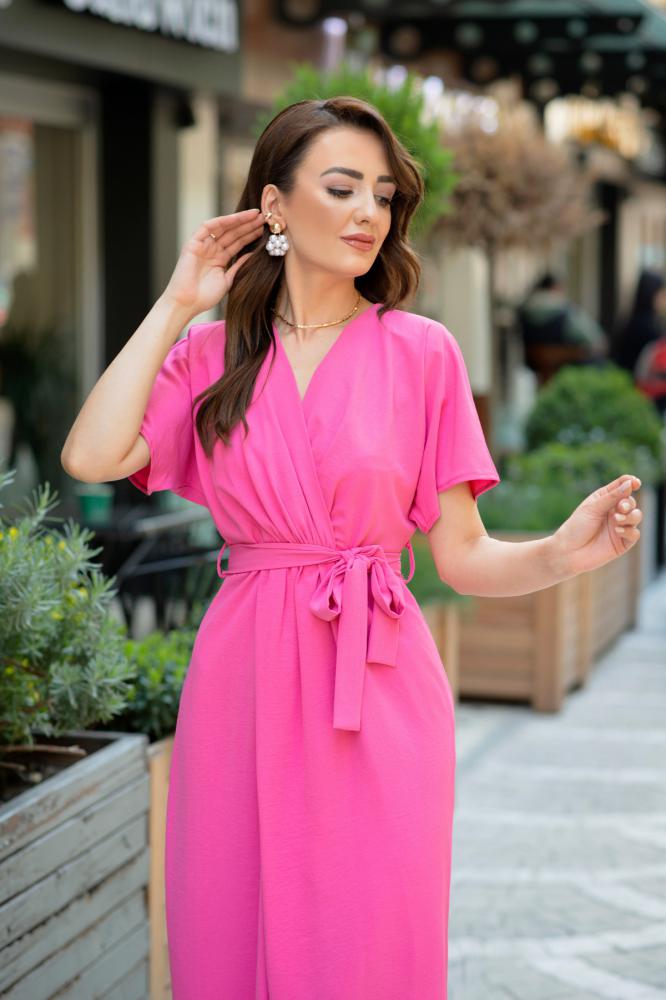 Pembe%20Astarlı%20Yırtmaç%20Detaylı%20Elbise
