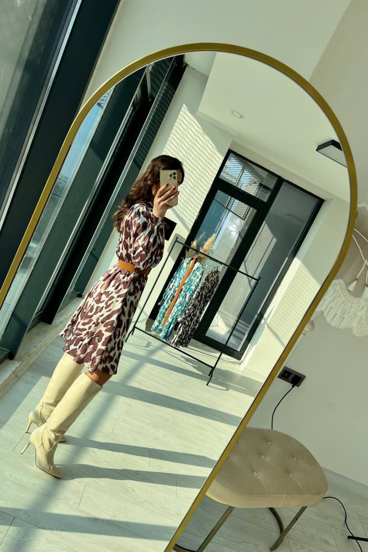 Kemerli Kahve Desenli Astarlı Saten Elbise