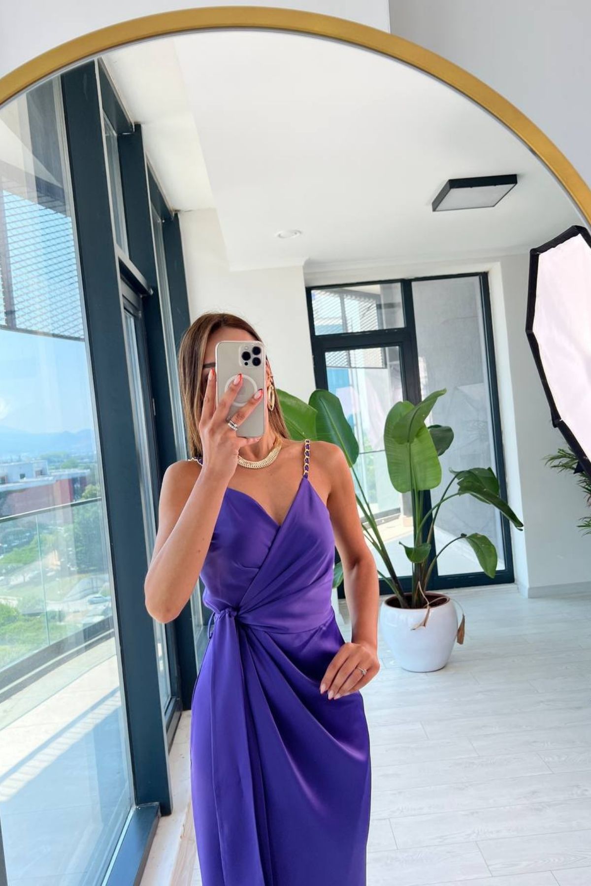 Mor Tok%20Saten%20Zincir%20Askılı%20Elbise