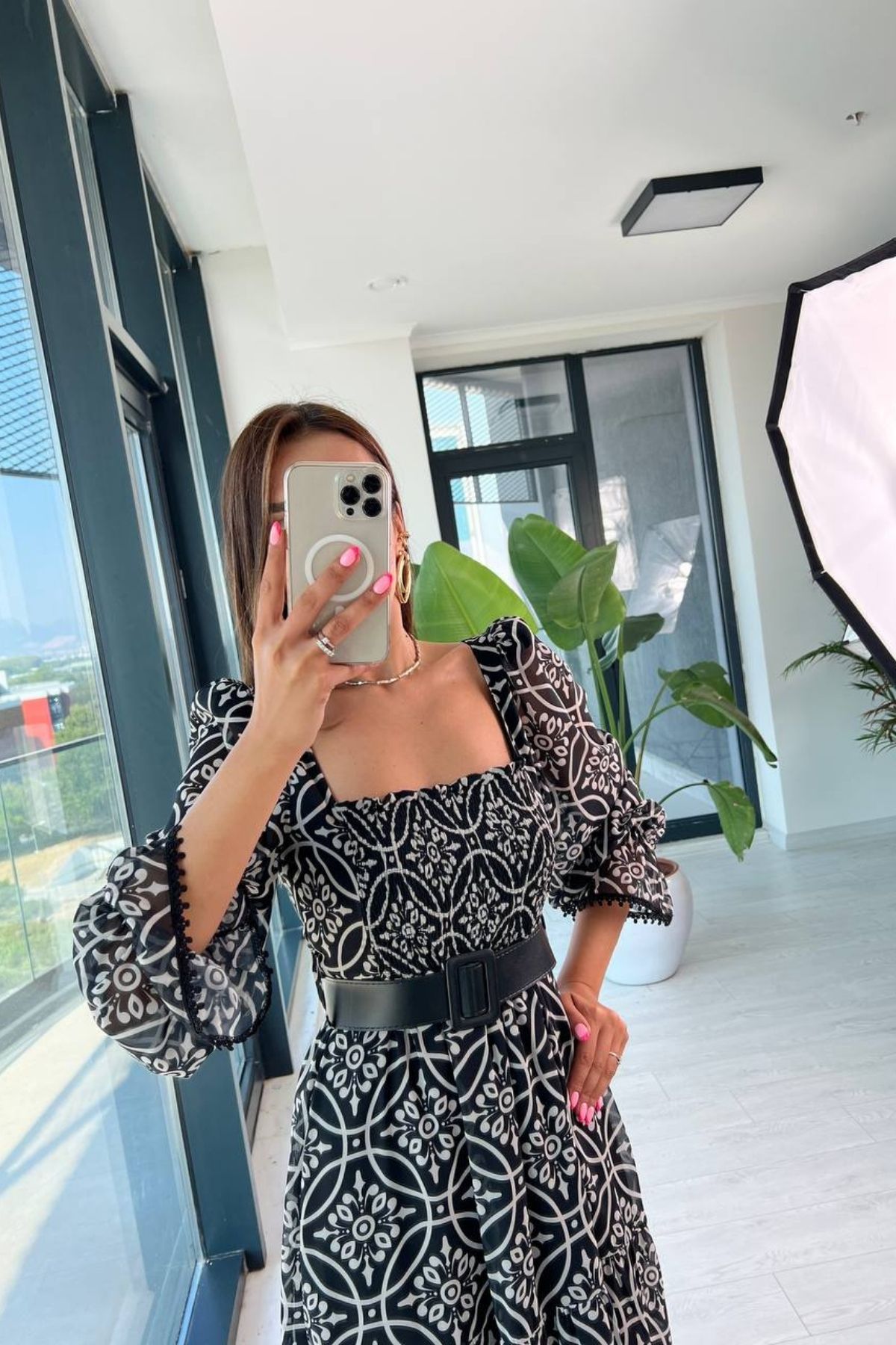 Siyah%20Desenli%20Astarlı%20Kemerli%20Şifon%20Elbise