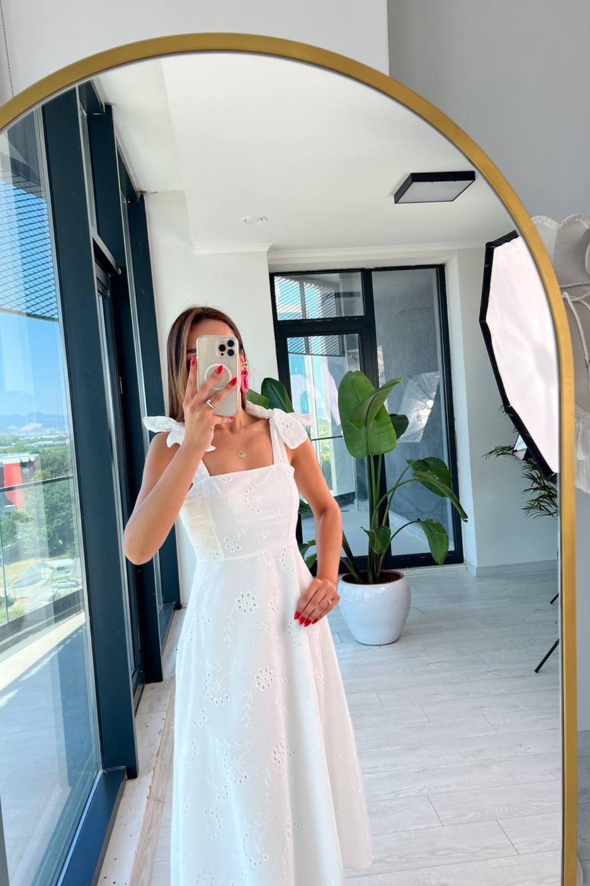 Beyaz%20Fisto%20Astarlı%20Askı%20Detaylı%20Elbise