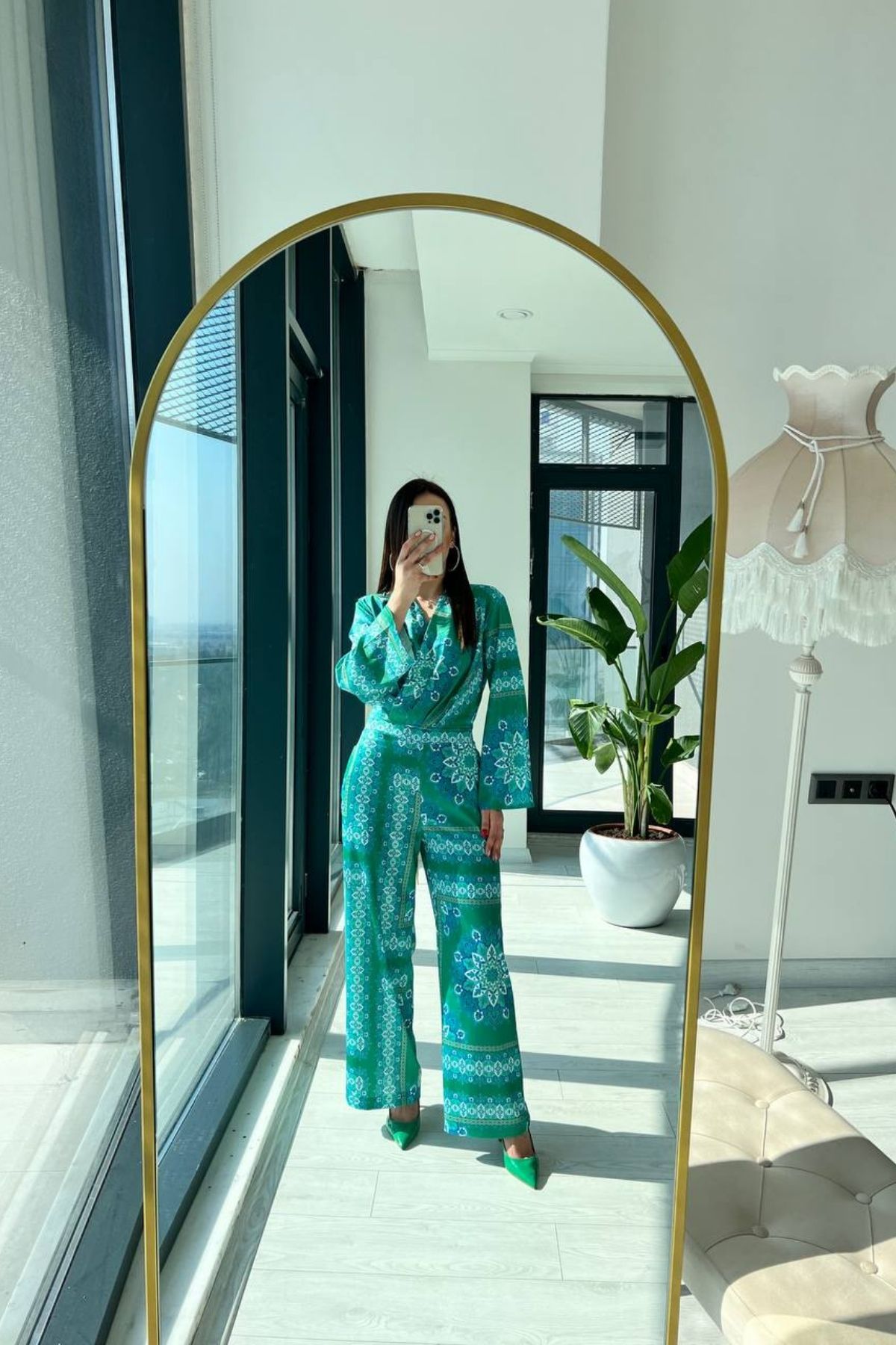 Yeşil Tok Saten Desenli Crop Bluz Pantolon Takım