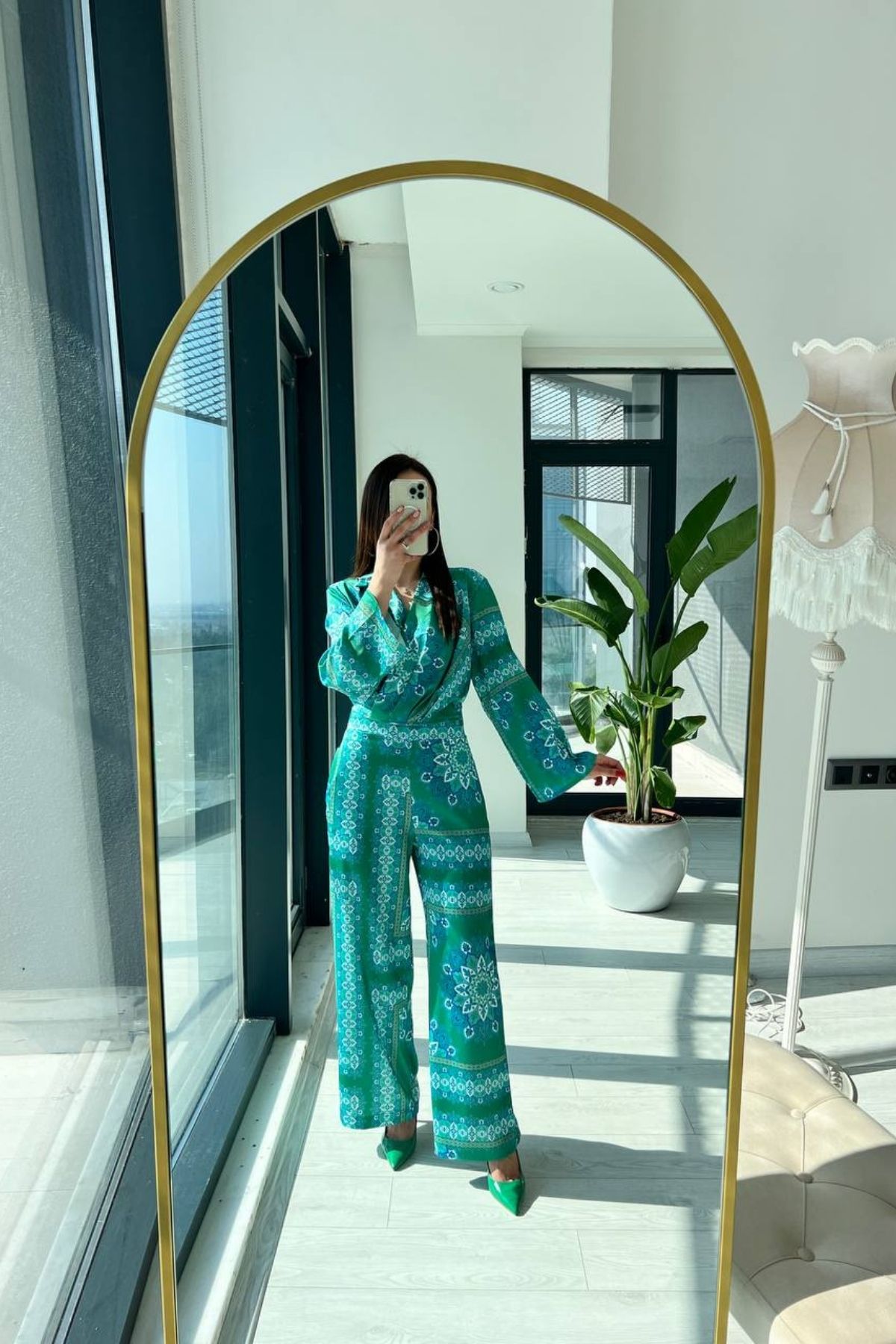 Yeşil Tok Saten Desenli Crop Bluz Pantolon Takım