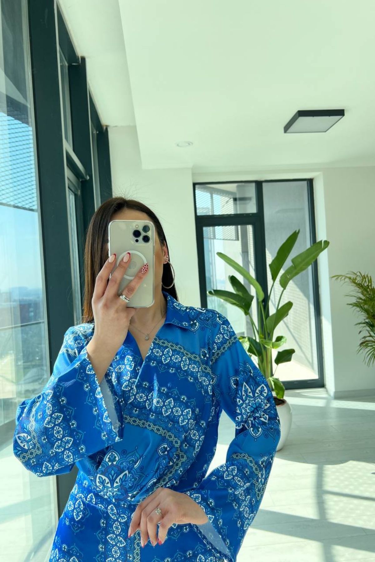 Mavi Tok Saten Desenli Crop Bluz Pantolon Takım