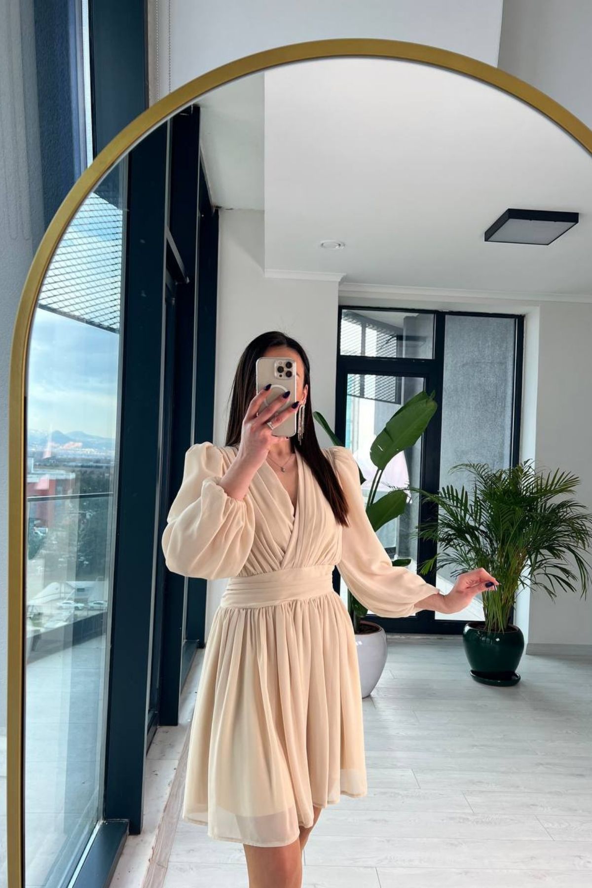 Taş Rengi Tasarım Şifon Astarlı Mini Elbise