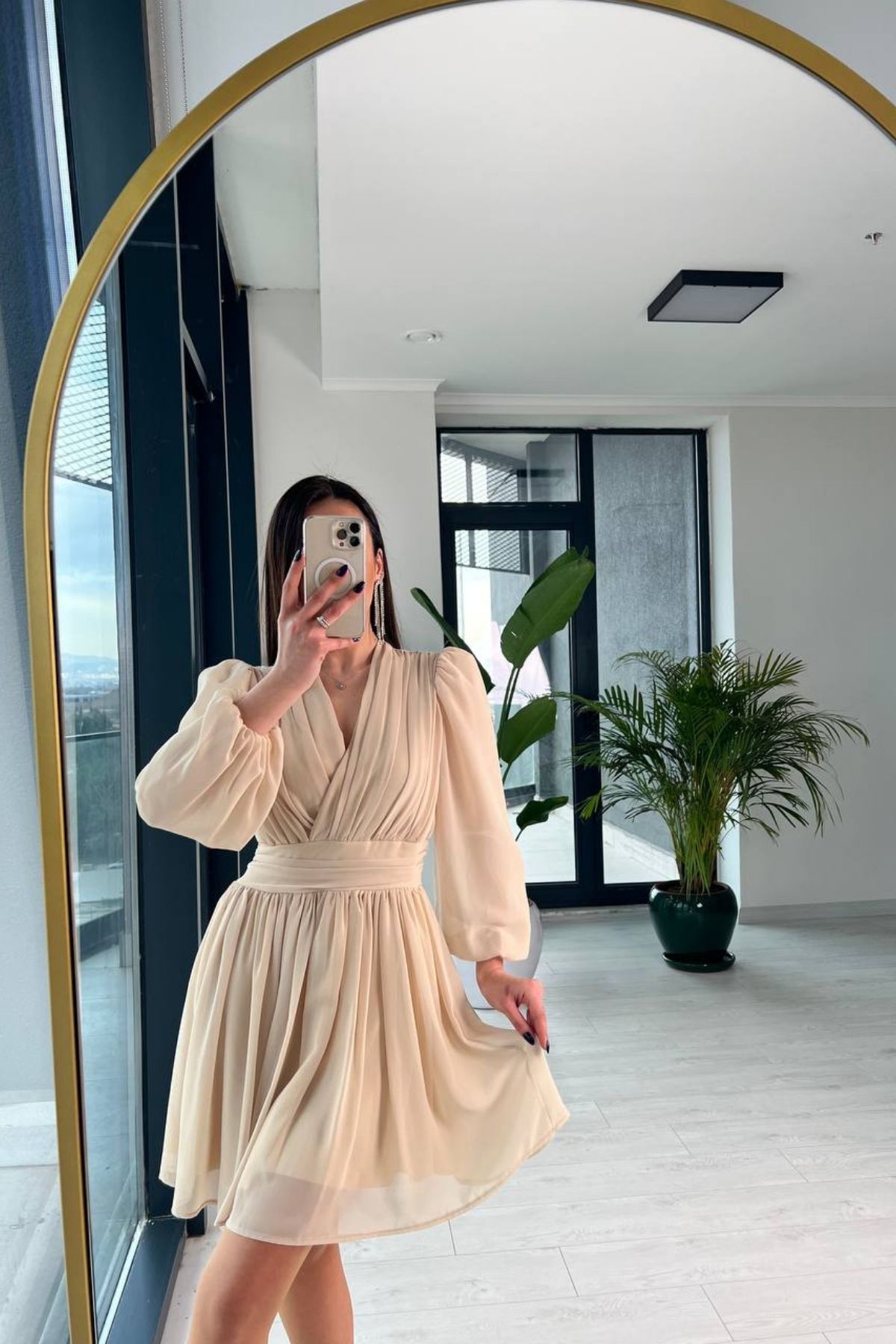 Taş Rengi Tasarım Şifon Astarlı Mini Elbise