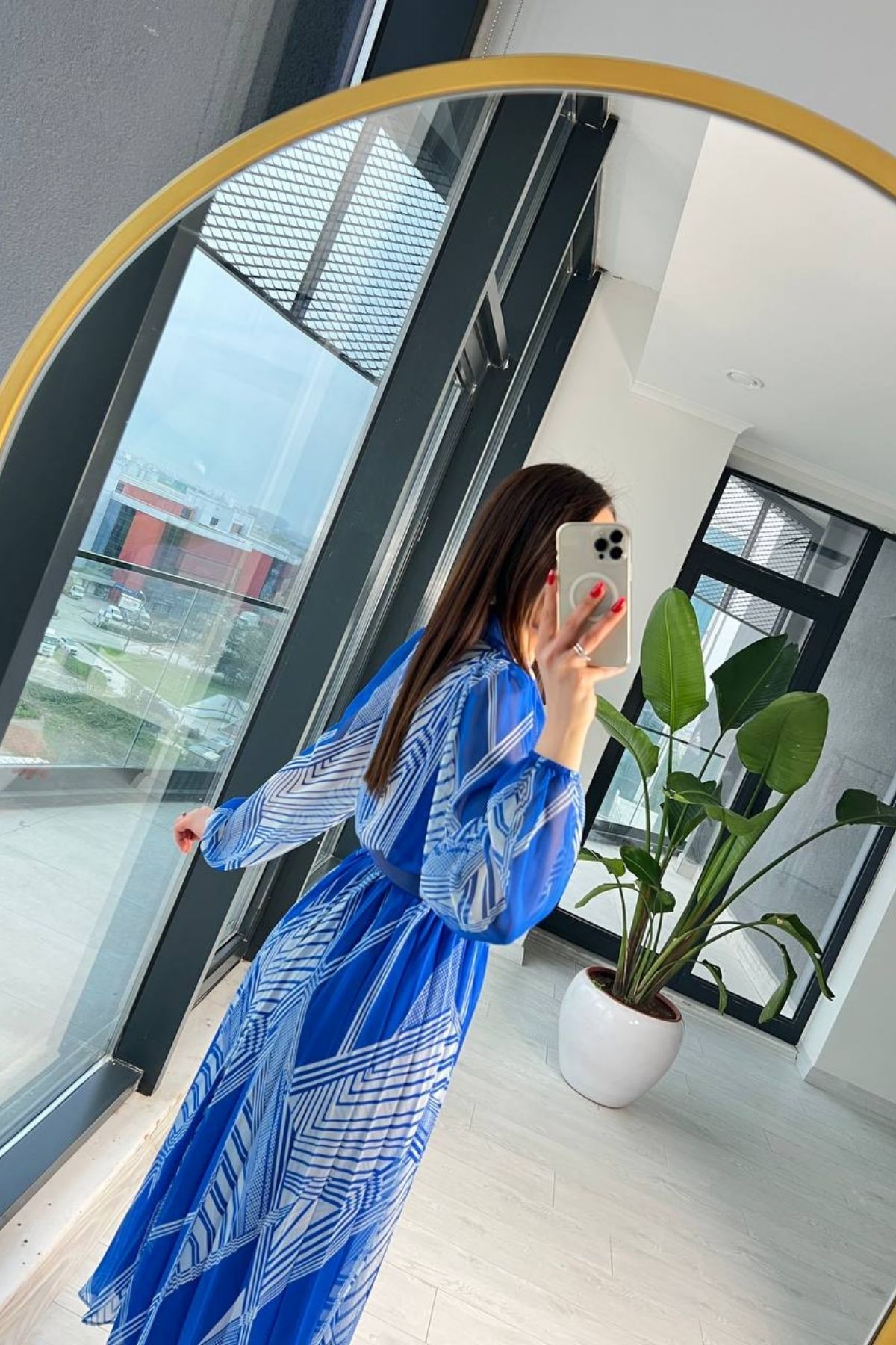 Saks%20Mavi%20Kemerli%20Astarlı%20Şifon%20Elbise