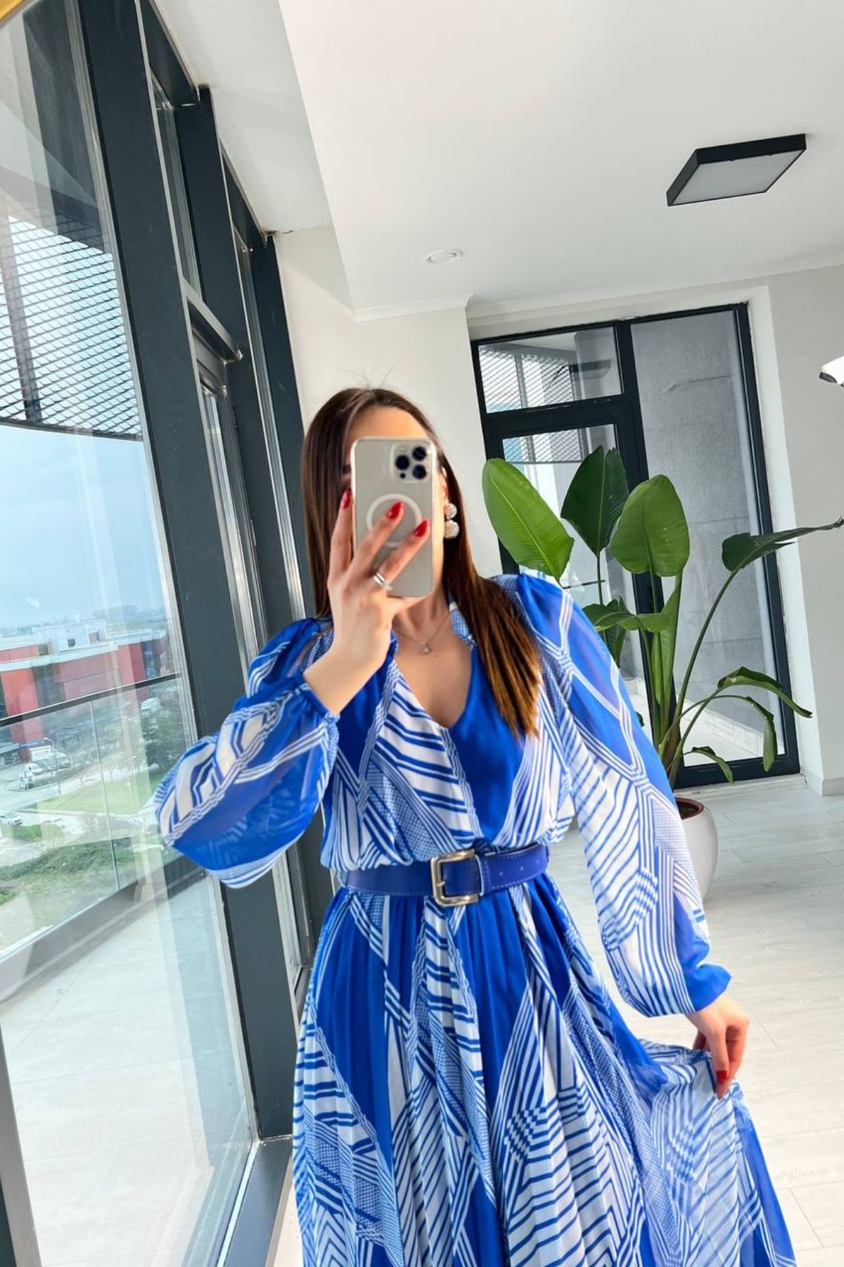 Saks%20Mavi%20Kemerli%20Astarlı%20Şifon%20Elbise