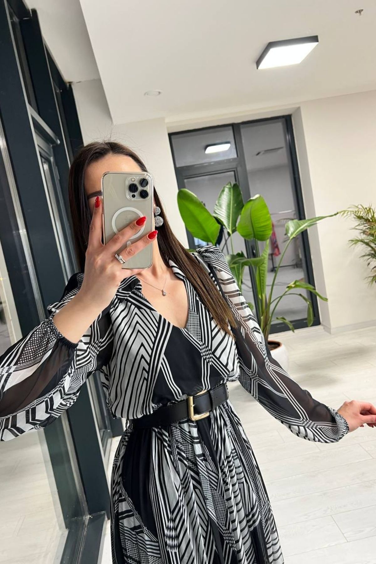 Siyah%20Kemerli%20Astarlı%20Şifon%20Elbise
