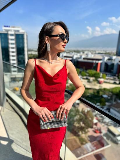 Kırmızı Degaje Yaka Jakarlı Pamuk Saten Elbise