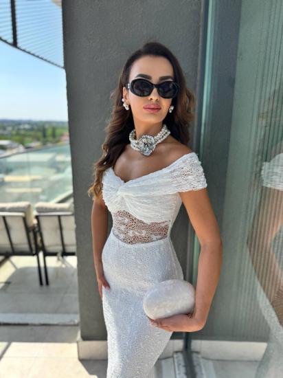 Ekru Tasarım Kayık Yaka Astarlı Likralı Dantel Elbise