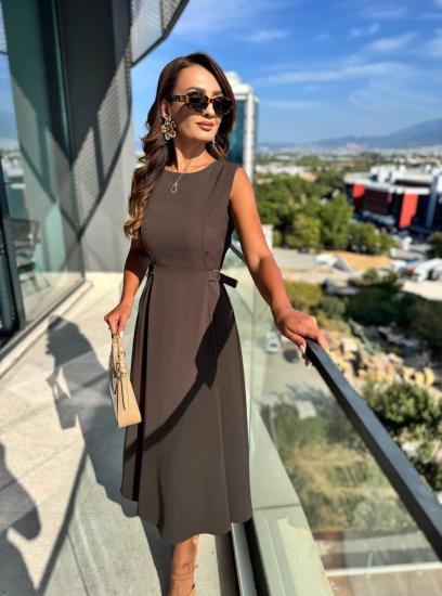 Kahverengi Bel Kemer Detaylı Double Crep Kumaş Midi Boy Elbise