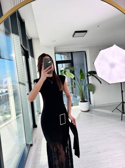 Tasarım Siyah Etek Ucu Dantel Taşlı Aksesuarlı Candy Kumaş Elbise
