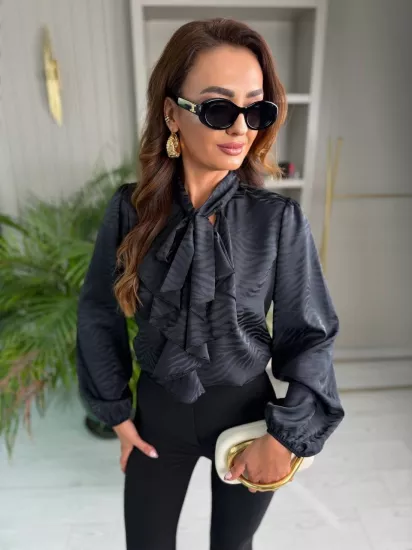 Siyah Pamuklu Saten Boyun Bağlamalı Desenli Bluz