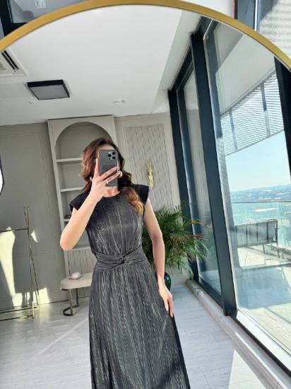 Siyah Bel Detay Astarlı Piliseli Kumaş Elbise