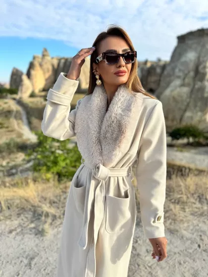 Taş Rengi Yaka Kürklü Astarlı Premium Seri Uzun Kaşe Kaban