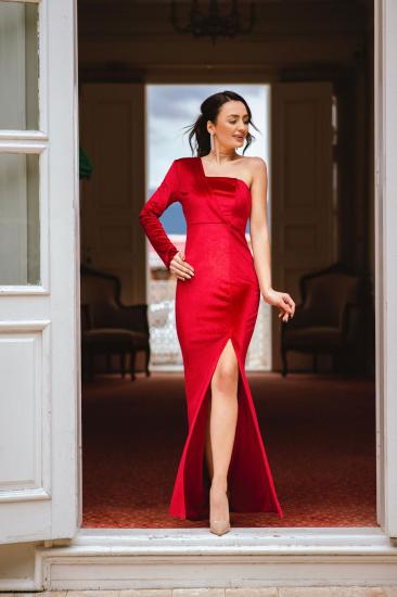 Özel Tasarım Kırmızı Kadife Yırtmaç Detaylı Tek Kol Elbise