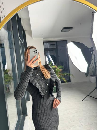 Antrasit Önü İnci Ve Volan Detaylı Triko Elbise