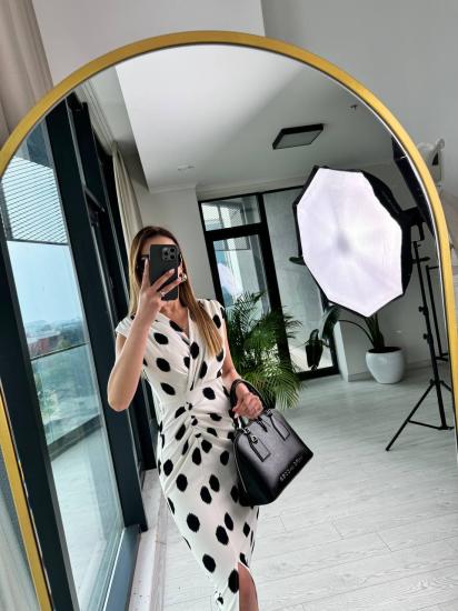 Beyaz Düğme Detaylı Tok Krep Kumaş Kalem Elbise