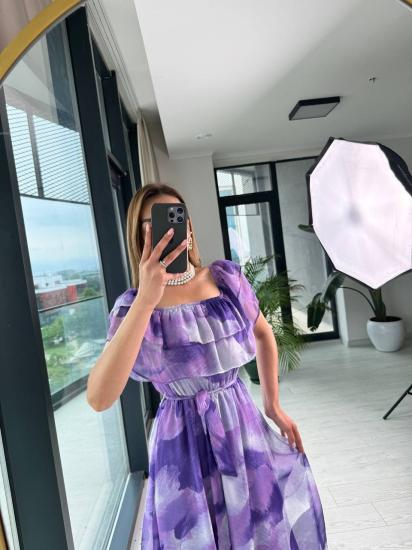 Lila Desenli ipekli Şifon Astarlı Yakası Lastikli Elbise