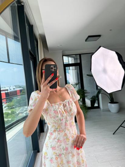 Ekru Zemin Çiçek Desenli Astarlı Göğüs Detay Elbise