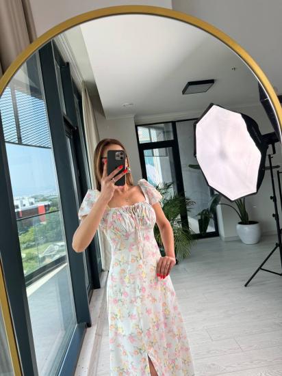 Açık Mavi Zemin Çiçek Desenli Astarlı Göğüs Detay Elbise