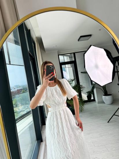 Tasarım Beyaz Astarlı Sırt Detaylı Elbise