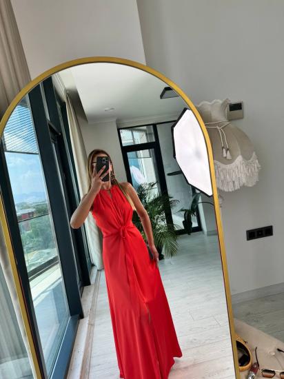 Tasarım Nar Çiçeği İpek Saten Yırtmaç Detaylı Elbise