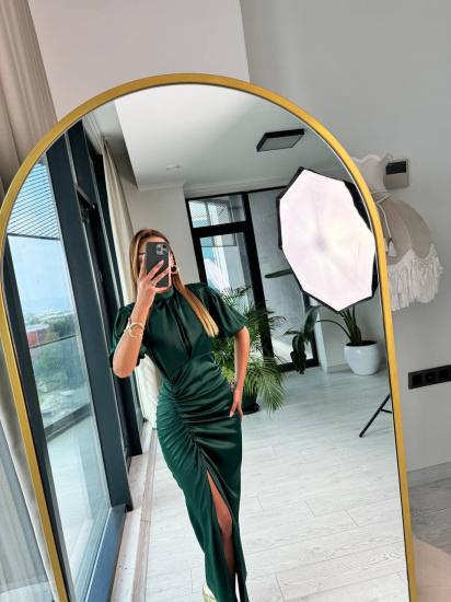 Zümrüt Drapeli Vatkalı Tok Saten Tasarım Elbise
