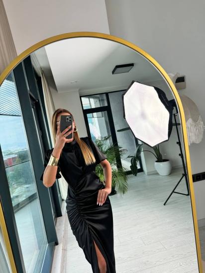 Siyah Drapeli Vatkalı Tok Saten Tasarım Elbise