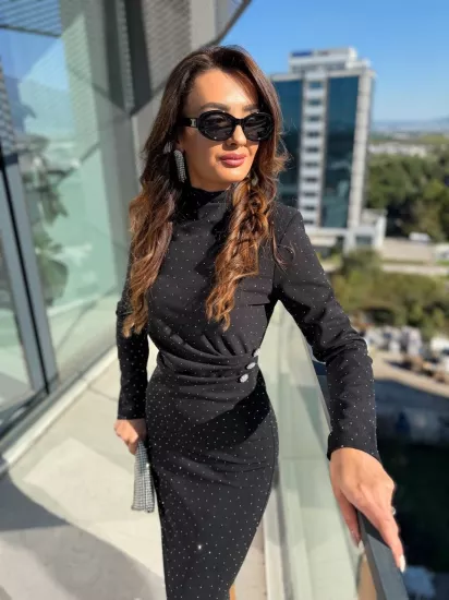 Siyah Minimal Taşlı Vatkalı Krep Kumaş Elbise