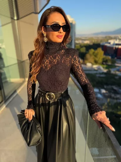 Siyah Kemerli Etek Kısmı Deri Elbise