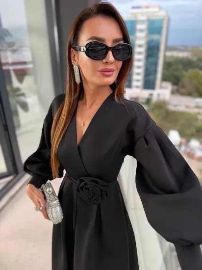 Siyah Gül Detaylı Scuba Kumaş Elbise