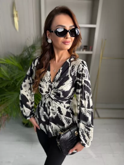 Siyah Desenli Düğüm Detaylı Likralı Bluz