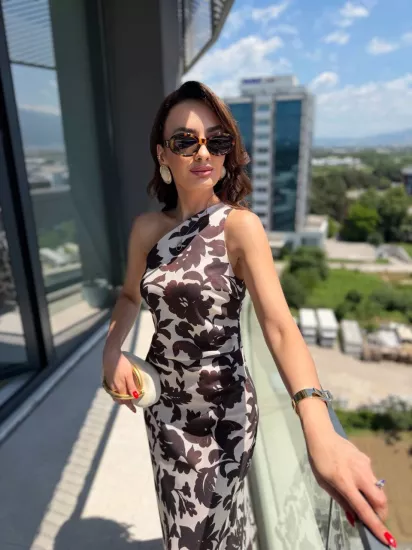 Kahverengi Keten Dokulu Zara Model Tek Kol Elbise