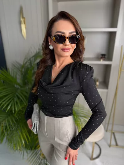 Siyah Minimal Taşlı Likralı Vatkalı Bluz